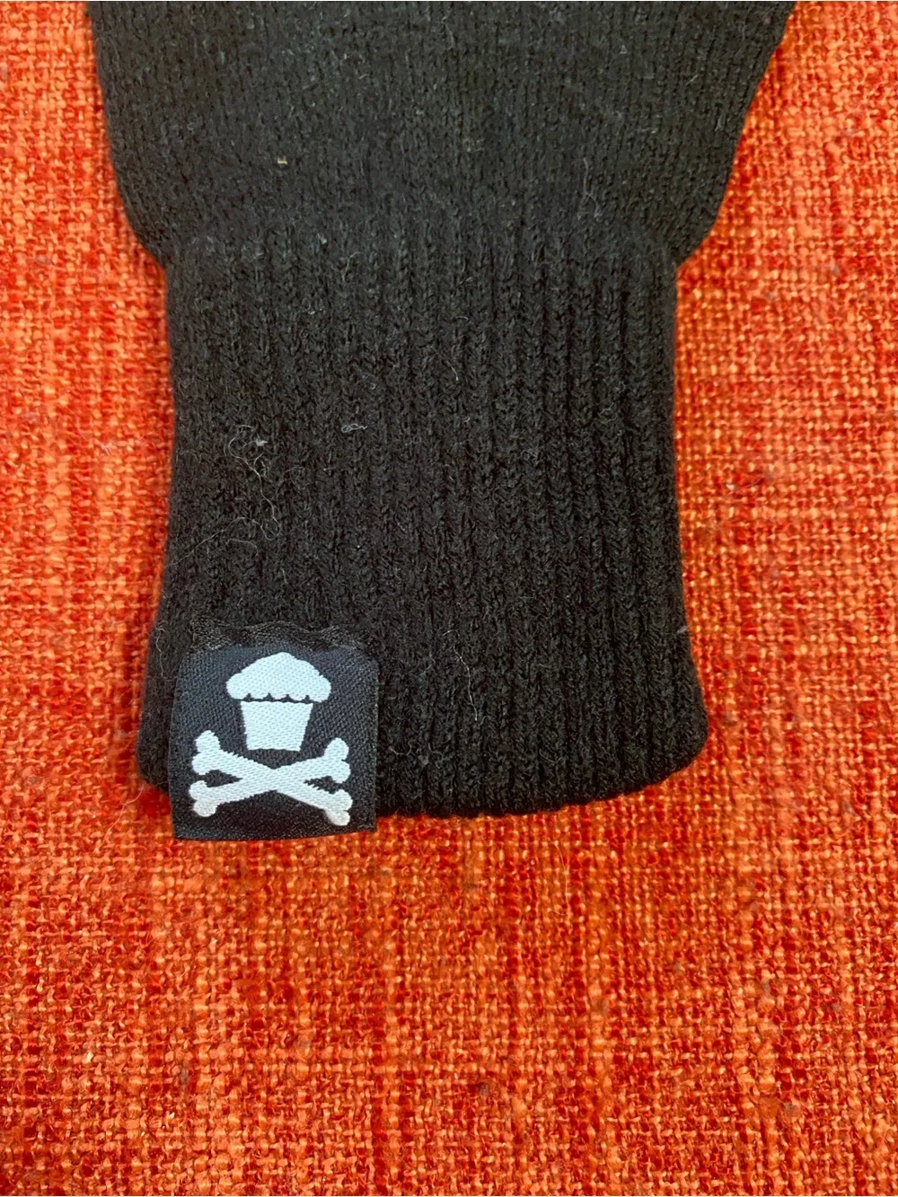 VTG Y2K Johnny Cupcakes Boston Black Winter Gloves